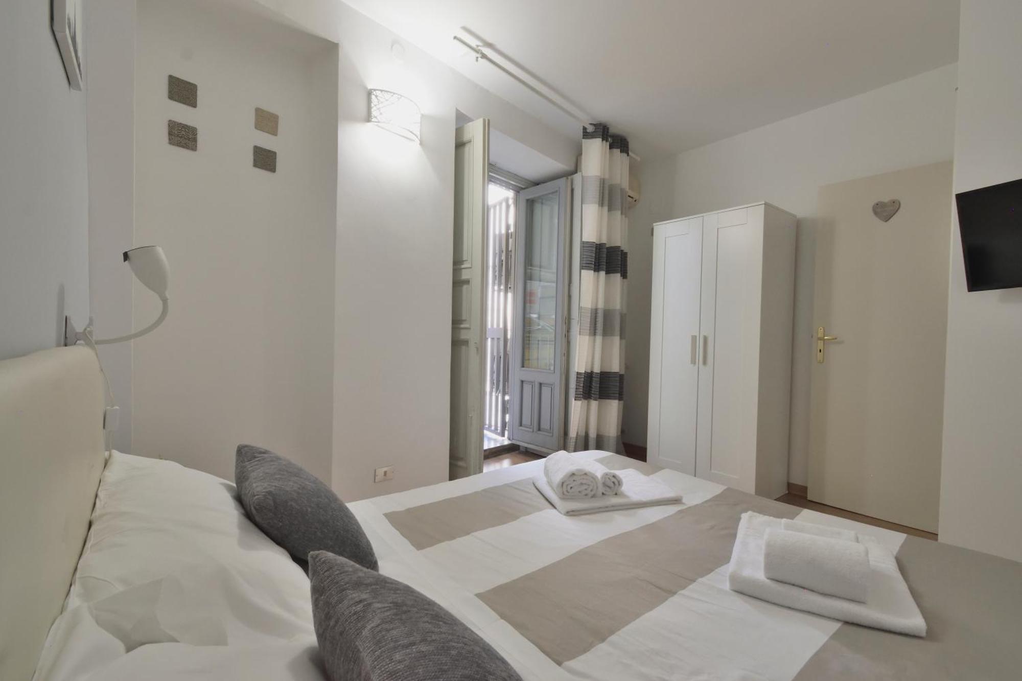 Apartamento La Casa Di Carta In Piazza Stesicoro CTA Exterior foto