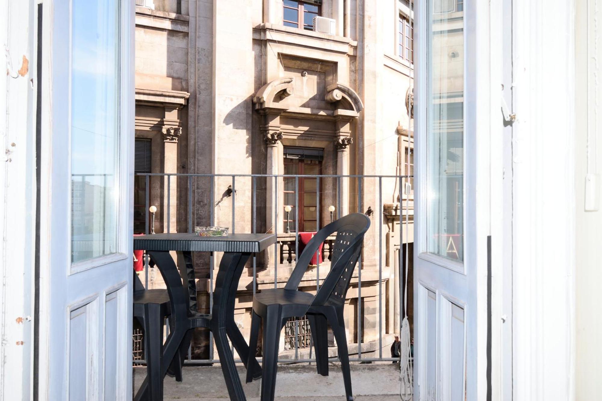 Apartamento La Casa Di Carta In Piazza Stesicoro CTA Exterior foto